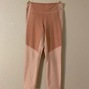 Outdoor voices 3/4 rose quartz warmup leggings (M)